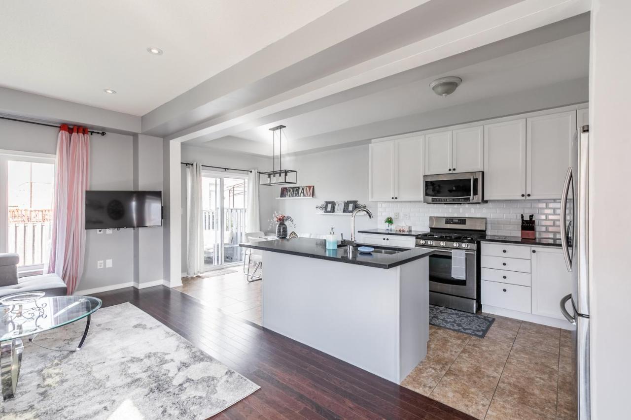 Luxury 3Br 2Ba Townhome With Private Hot Tub, Gym, Bbq By Globalstay Hamilton Eksteriør billede